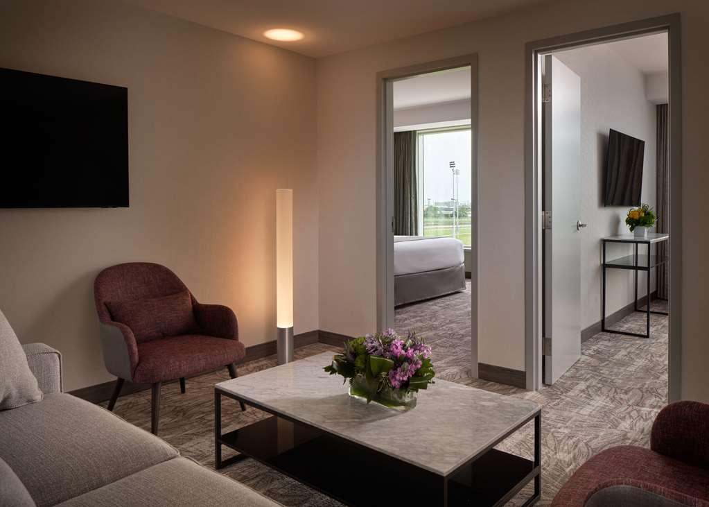 Great Canadian Casino Resort Toronto Brampton Room photo